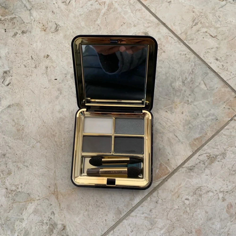 New Estee Lauder Signature Eyeshadow Quad 18 BLACK SMOKE/RARE